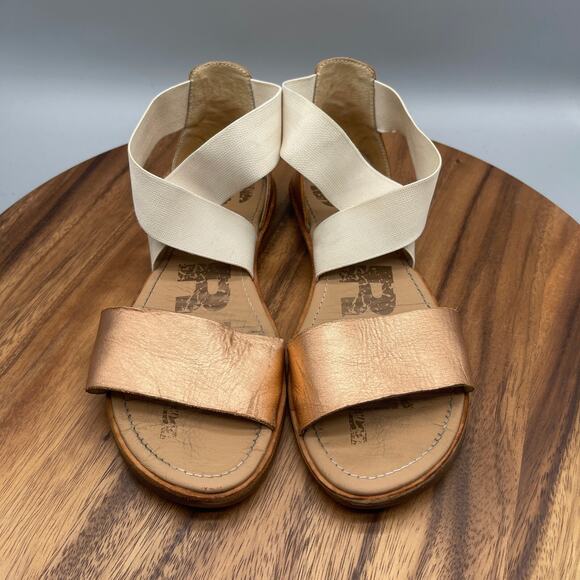 Sorel Ella Sandals Size 9 Rose Gold Metallic Leather Cross Strap Gladiator - Picture 2 of 8